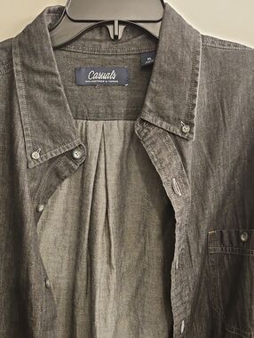 Casuals by Roundtree & Yorke Charcoal Button-Up Shirt